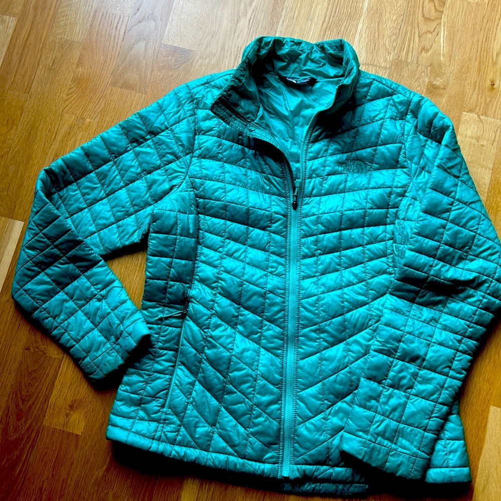 Large woman’s North Face Billiard Green full zip jacket Gently used